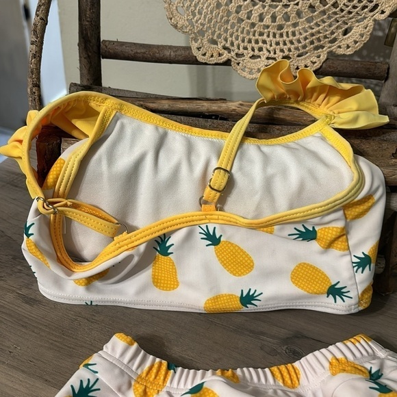 EUC! TODDLER GIRL'S SIZE 100 (3T) PINEAPPLE RUFFLE SKORT SWIMSUIT W/BIKINI TOP - Picture 3 of 9